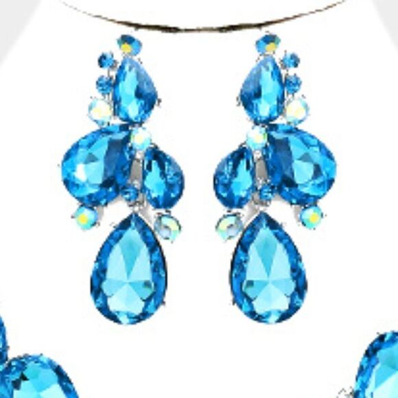 Aqua Blue Crystal Teardrop Cluster Vine Necklace & Matching Earrings - Picture 2 of 6